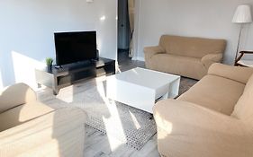 Spacious Mbr Near Kennedy Subway & Go